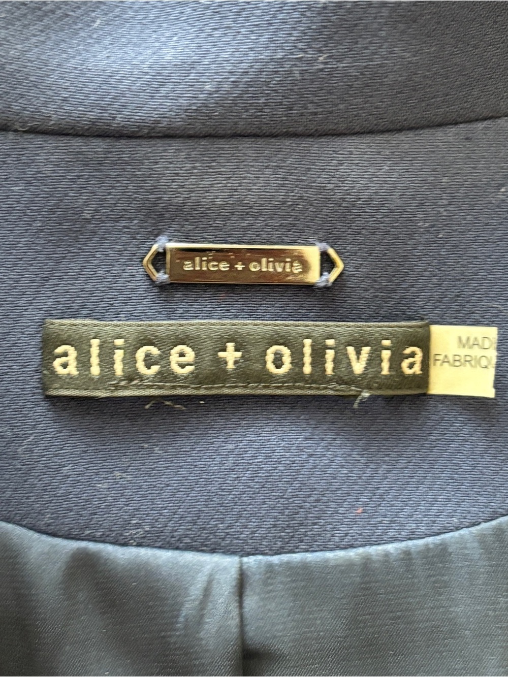 ALICE + OLIVIA ROLLED CUFF SINGLE BREASTED NAVY BLAZER SIZE 2 - Picture 5 of 6